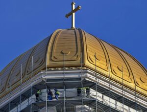 ce inaltime are antonia