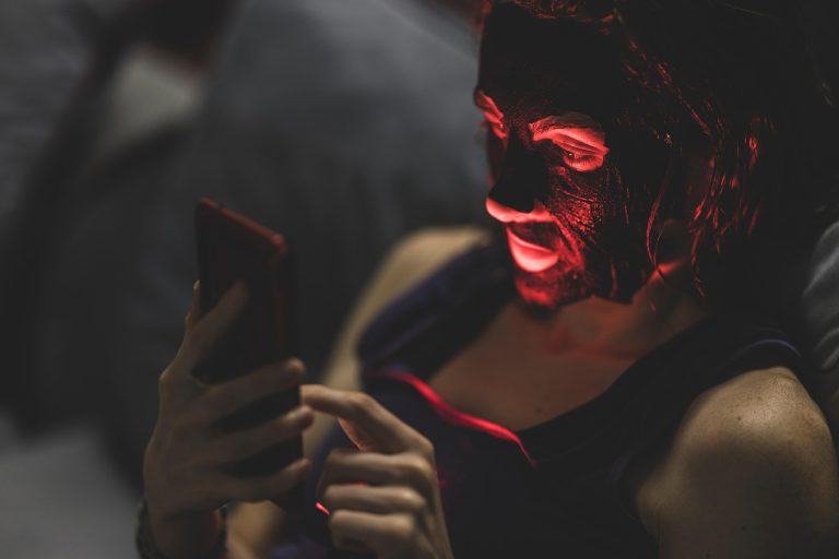 masca neagra de fata